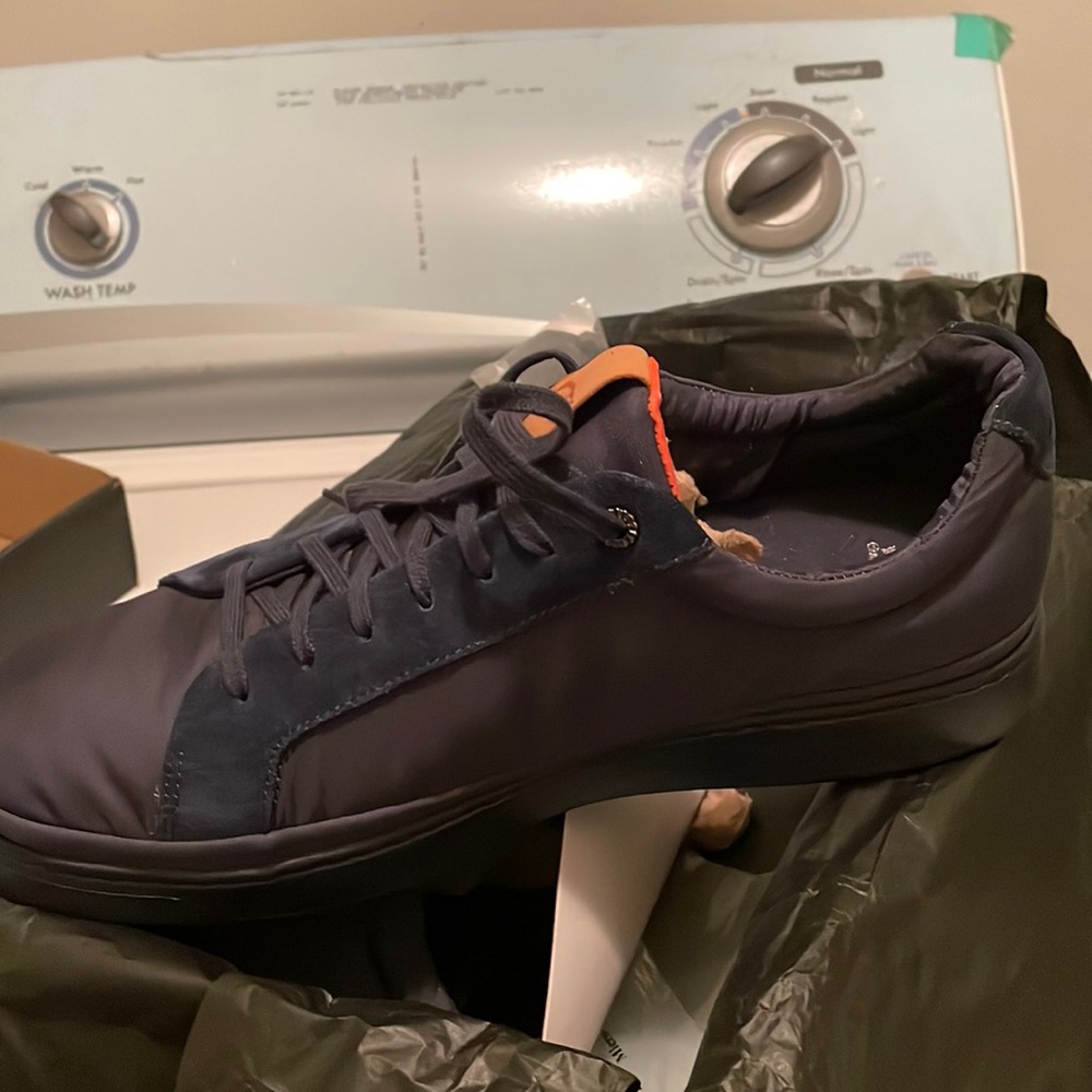 Brand new Uggs men sneakers